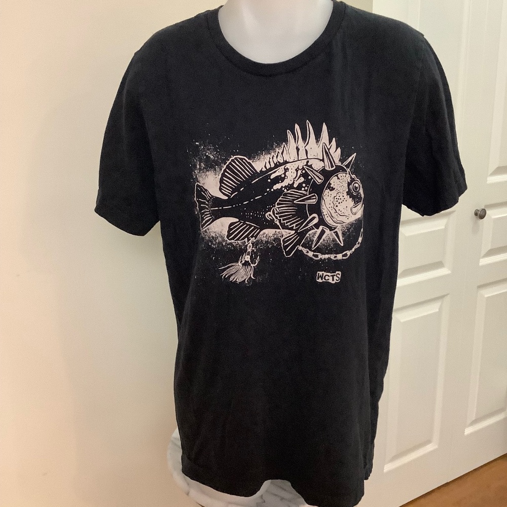 Westcoastees Fish Tee Sz Medium women’s